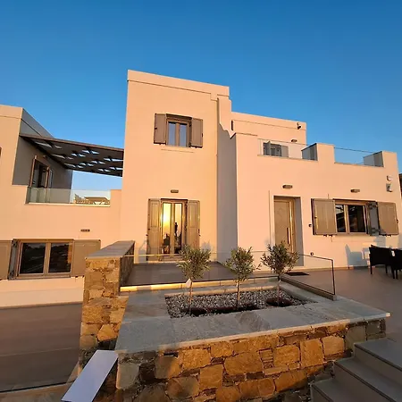 Prime Views * Mégas Yialós-Nítes