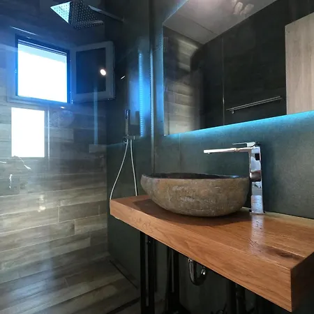 Prime Views * Mégas Yialós-Nítes