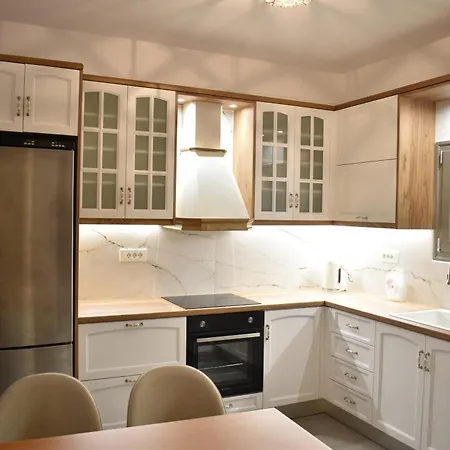 Prime Views * Mégas Yialós-Nítes