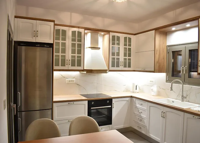 Prime Views * Mégas Yialós-Nítes